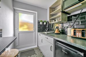 Annexe Kitchen- click for photo gallery